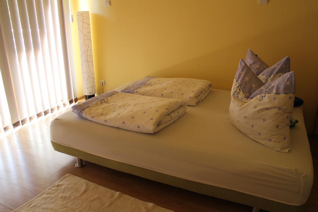 Mandarin Wellness Apartman Siofok Room photo
